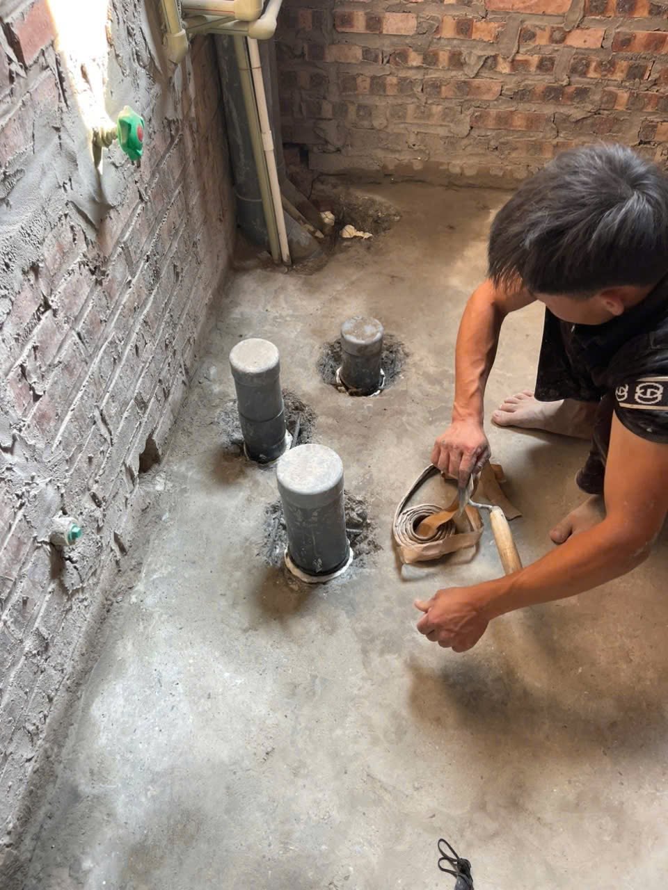 Chống thấm cổ ống nhà vệ sinh tại Tây hồ