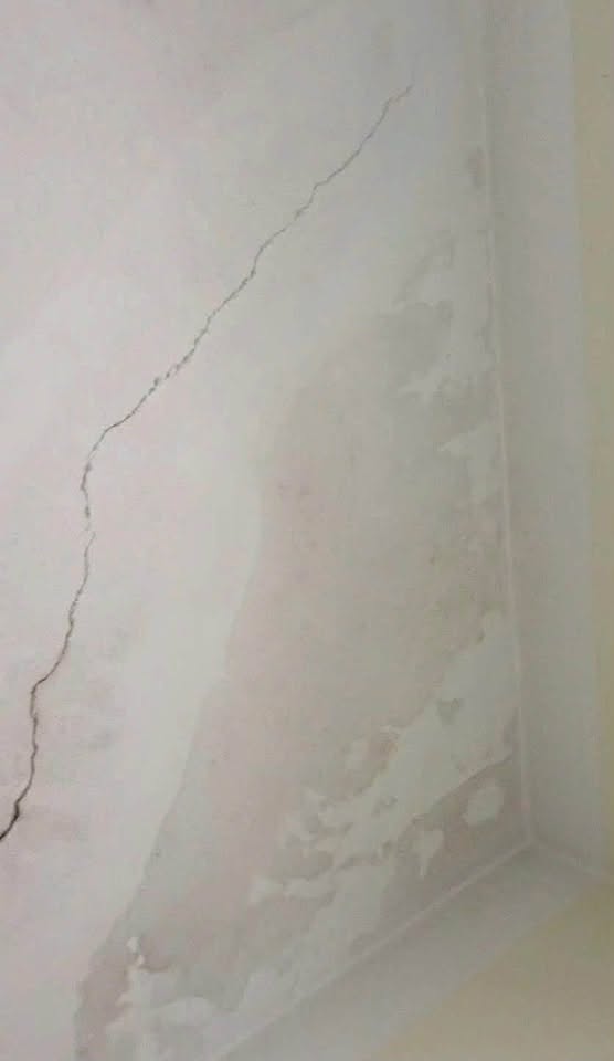 Thấm nứt tường tại nhà phố Ba Đình